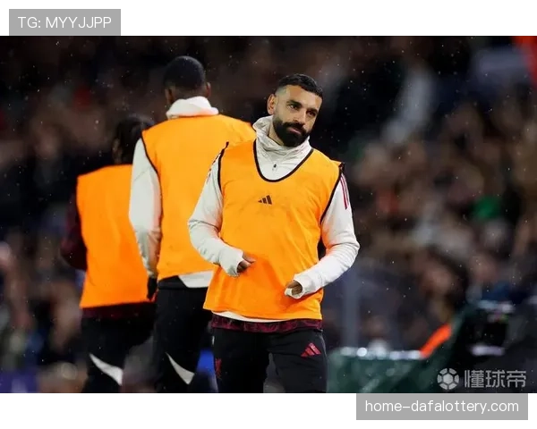 利兹联边路进攻效率尚可 但中路防守覆盖面积存在明显漏洞 利兹联边路进攻效率尚可 但中路防守覆盖面积存在明显漏洞